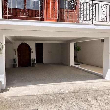 Lauren'S Charm Town Apartment Lefkáda 외부 사진